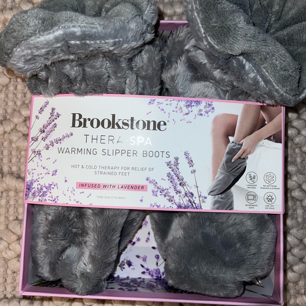 Brookstone warm lavender slippers